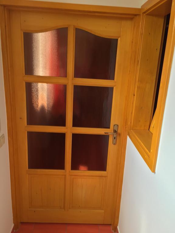 AQUA Thermal Sóterápia és Apartmanház Püspökladány Szoba fotó