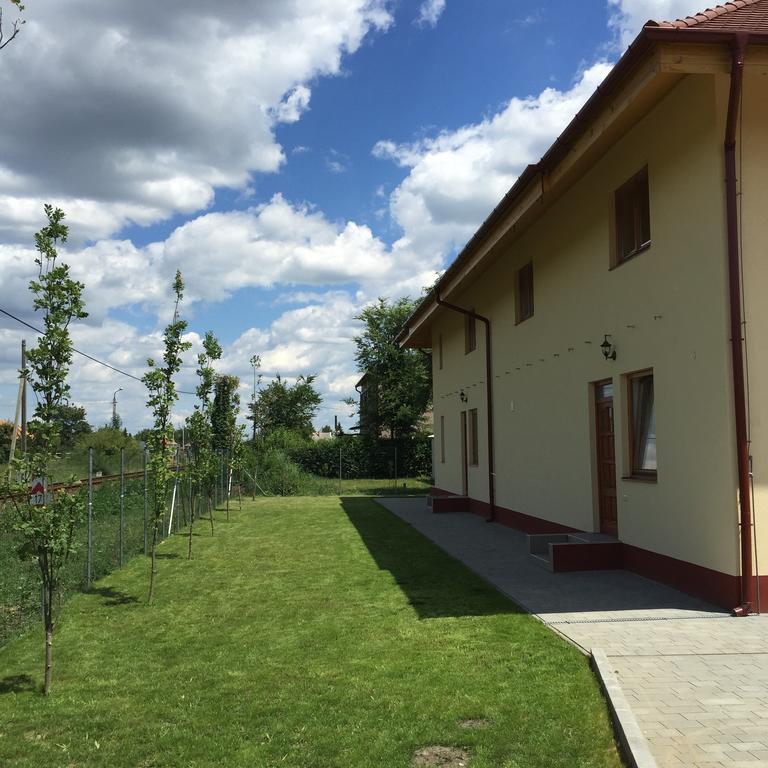 AQUA Thermal Sóterápia és Apartmanház Püspökladány Szoba fotó