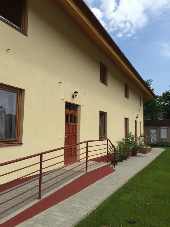 AQUA Thermal Sóterápia és Apartmanház Püspökladány Szoba fotó