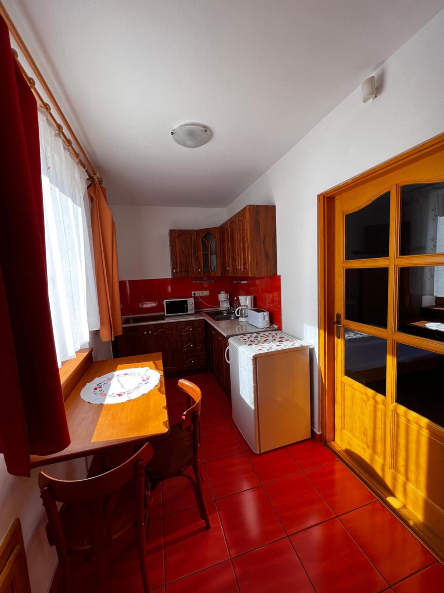 AQUA Thermal Sóterápia és Apartmanház Püspökladány Kültér fotó